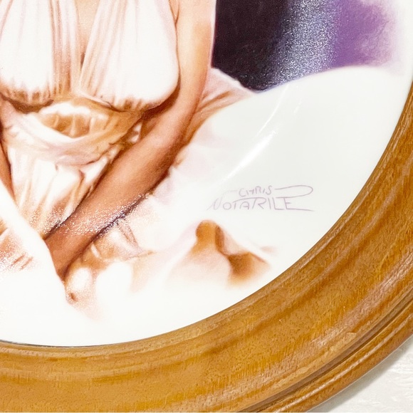 Marilyn Monroe Photo Opportunity Magic of Marilyn Decor Plate 10" - Picture 2 of 3